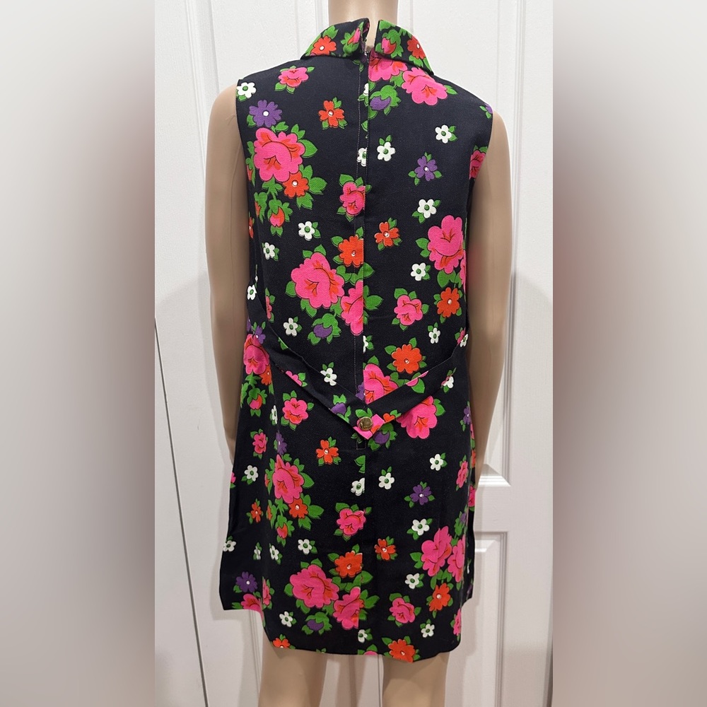 Gorgeous Vintage 1960's Colorful Floral Pique dress! 😍 - Picture 3 of 12